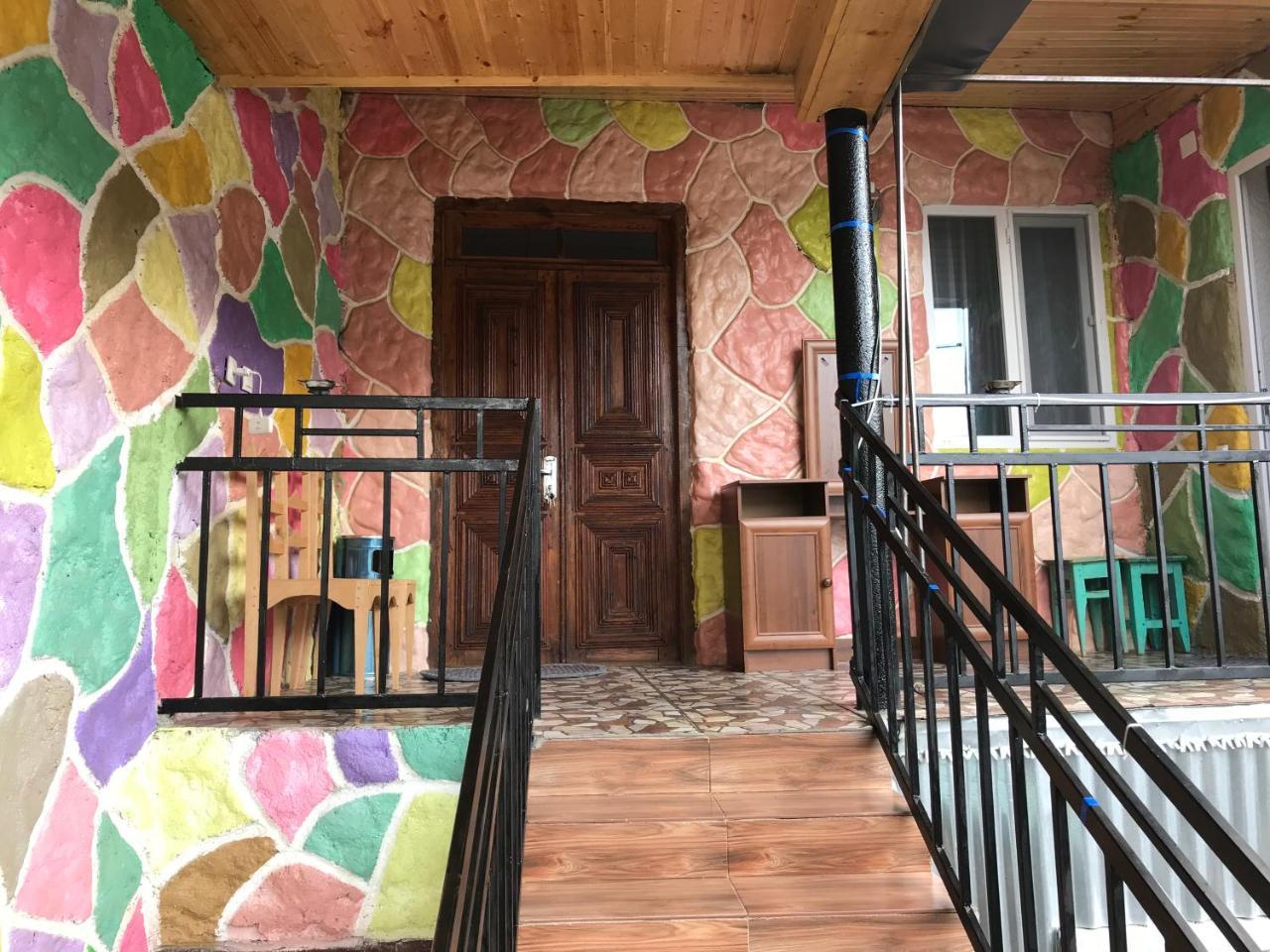 Guest House Luka Danisparauli Exterior foto
